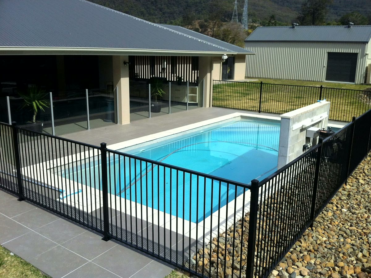 Flat top pool fencing, Perth